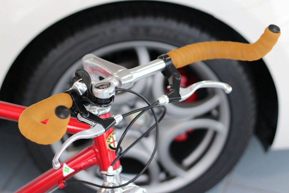 AlfaRomeo AL-TR247  株式会社オオトモ [ カタログサイト ]